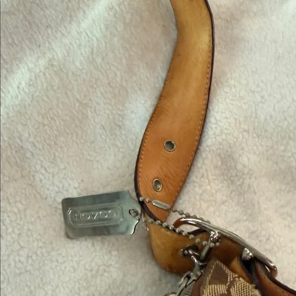 Coach Signature Brown and Tan Shoulder Bag - Picture 2 of 7